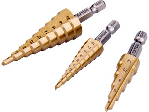 Lépcsős fémfúró klt. 3db; (3-12mm/1mm lépcsők,4-12mm/2mm,4-20mm/2mm) befogás:1/4", max.4mm vastag lemez,TiN bevonat
