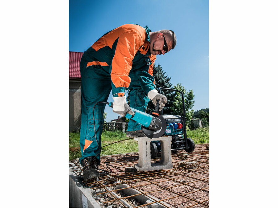 Sarokcsiszológép 230 mm 2600W, szabályozható fordulatszám, lágy indítás, terhelésnél konstans fordulatszám, papírdoboz
